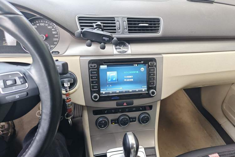 Used Volkswagen Magotan 2013 1.8TSI Luxury Model Audio And AC Panel