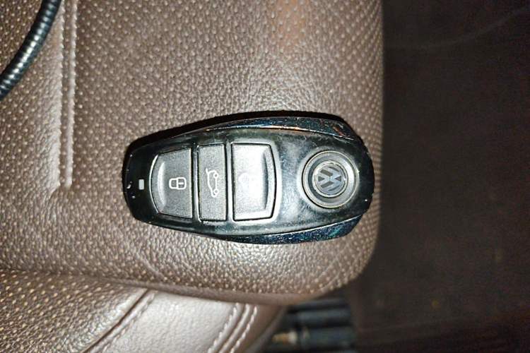 Used Volkswagen Touareg 2011 3.0 TSI Comfort Version Vehicle Key