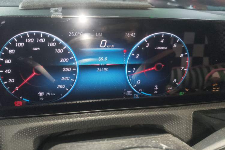 Used Mercedes-Benz A-Class 2022 Restyled A 200 L Sport Sedan Fashion Version
