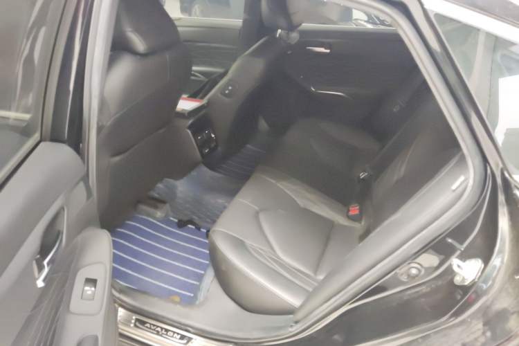 Used Toyota Avalon 2019 2.5L Touring Premium Version China VI Standard Left Rear Seat