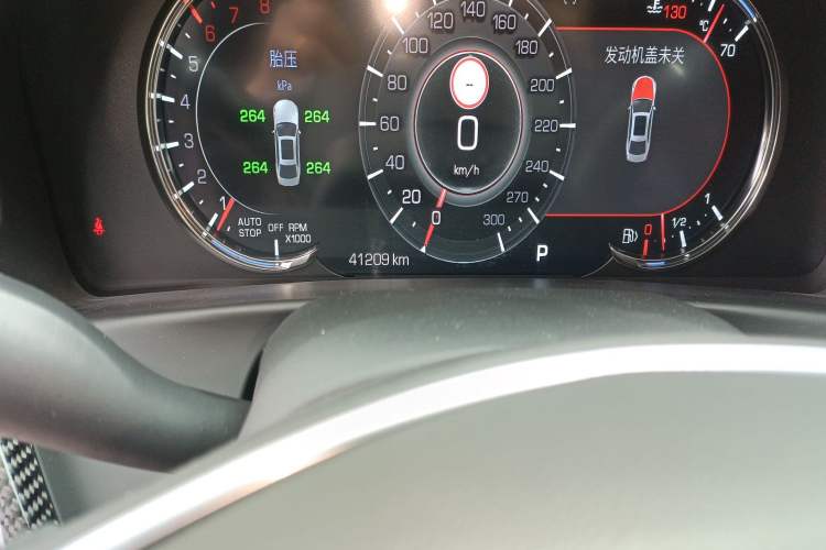 Used Cadillac CT6 2020 28T Luxury Version Odometer Close Up
