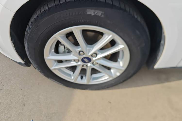 Used Ford Focus 2018 Hatchback Classic 1.6L Automatic Trendy SmartDrive Edition Left Front Wheel Hub