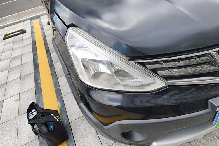 Used Nissan Livina 2013 Jingrui 1.6XL Manual Comfort Edition Right Front Headlight