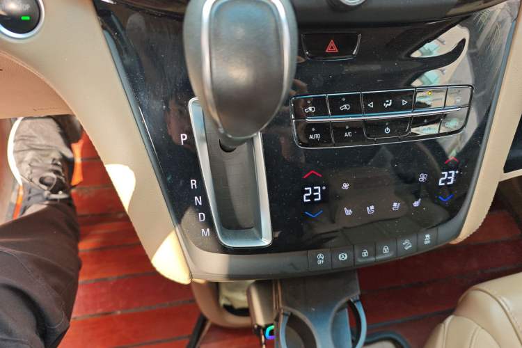 Used Buick GL8 2018 ES 28T Flagship Model China VI Standard
