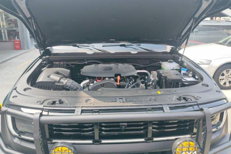 Used BAIC Off-Road BJ40 2026 2.0T Giant Screen Standard Version Engine Bay