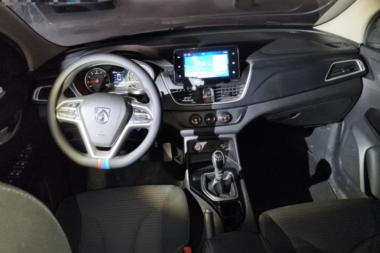 Used Baojun 730 2019 1.5L Manual Fashion Model 7-seater China VI
