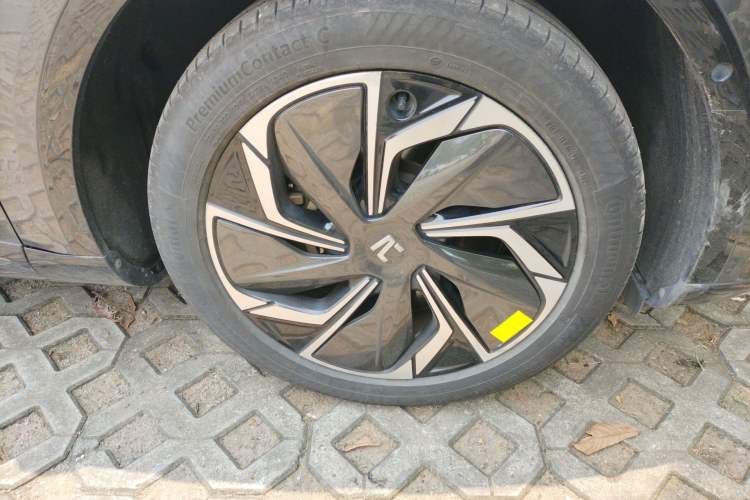 Used Rising R7 2023 Long-Lasting Screen King Edition Right Front Wheel Hub