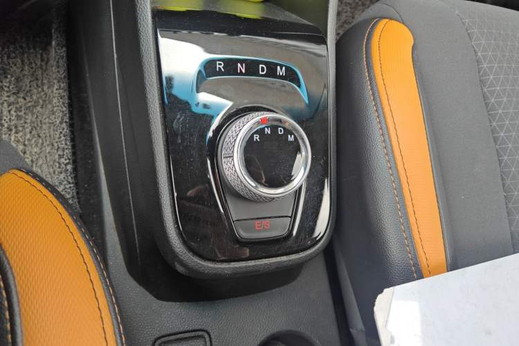 Used Baojun 310 2017 1.5L Automatic Fashion Model