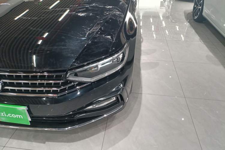 Used Volkswagen Magotan 2023 2 Million Units Limited Edition 330TSI DSG Leading Version Left Front Headlight