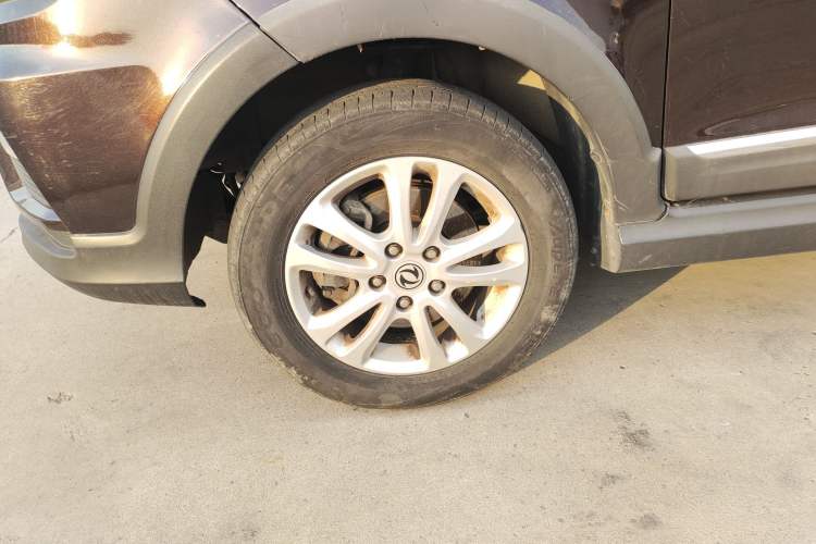 Used Dongfeng Fengon 370 2016 1.5L Manual Luxury Version SFG15-02 7 Seats
