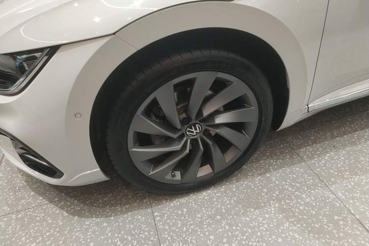 Used Volkswagen FAW-Volkswagen CC 2025 380TSI Striking All-Inclusive Edition Left Front Wheel Hub