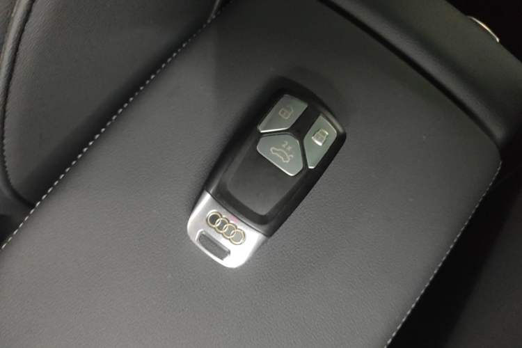 Used Audi A4L 2022 40 TFSI Luxury Dynamic Model