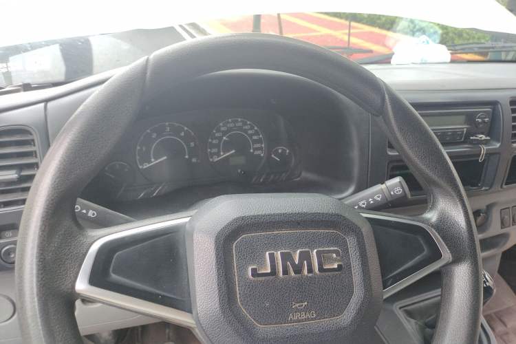 Used JMC Transit 2019 2.8T Commercial Version Short Wheelbase Mid-Roof 6-Seater China VI JX493