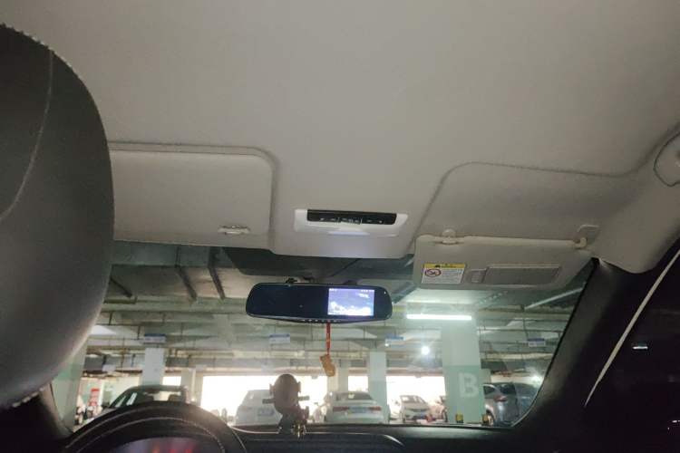 Used Nissan Kicks 2018 1.5L CVT Smart Connect Luxury Edition
