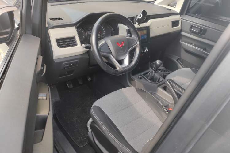 Used Wuling Zhengcheng 2021 1.5T Manual Comfort Version
