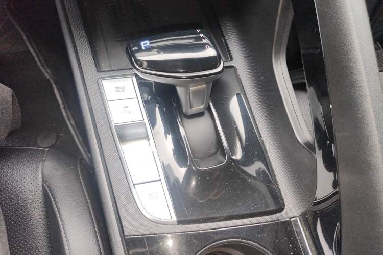 Used Hyundai Elantra 2023 1.5L CVT LUX Prestige Edition
