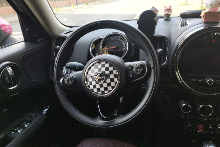 Used MINI Countryman 2018 2.0T COOPER S ALL4 Classic Edition Steering Wheel