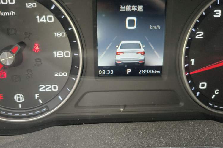 Used Roewe i5 2019 1.5L Automatic 4G Connected Linghao Edition Odometer Close Up
