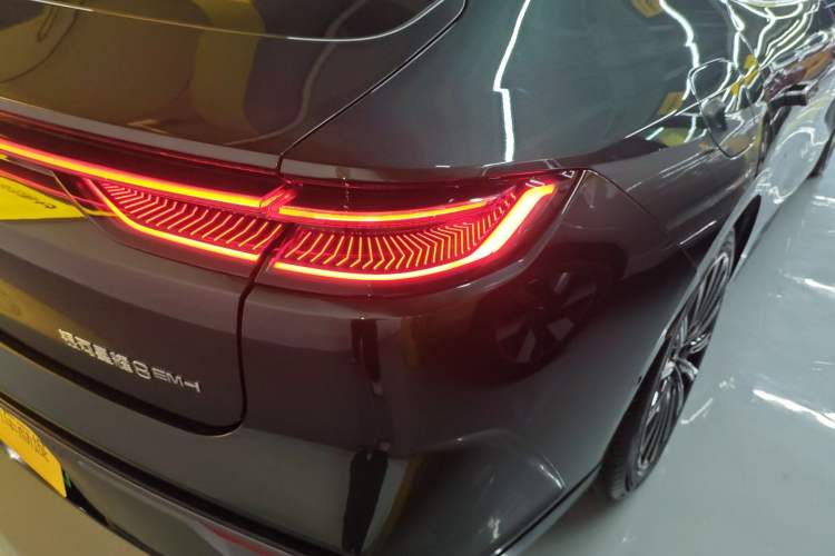 Used Geely Galaxy 8 2025 130km EM-i Flagship Edition Exterior 3