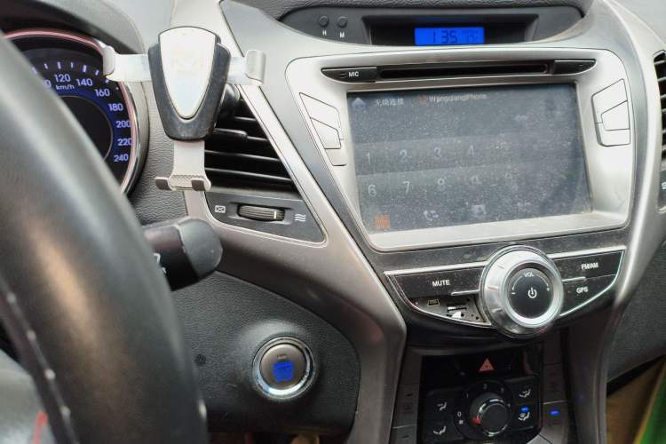 Used Hyundai Elantra (5th Generation / Langdong) 2012 1.6L Automatic Leading Model Audio And AC Panel