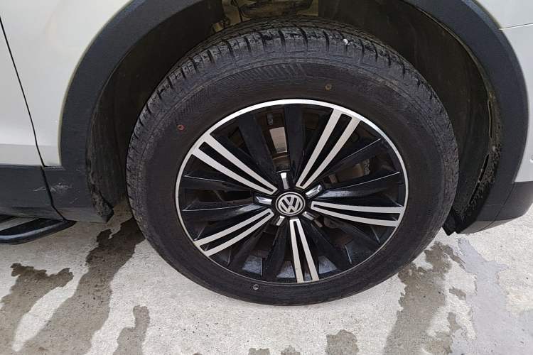 Used Volkswagen Tiguan L 2017 330TSI Automatic Two-Wheel Drive Flagship Edition
