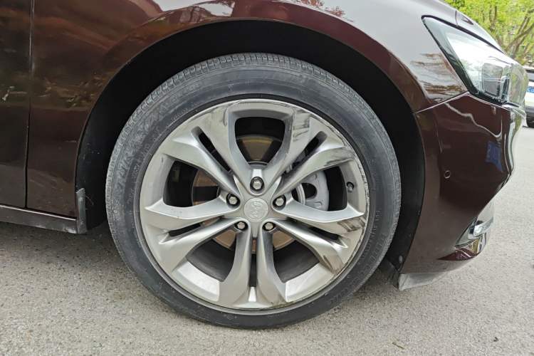 Used Buick LaCrosse 2021 Avenir Avia First-Edition Model Right Front Wheel Hub