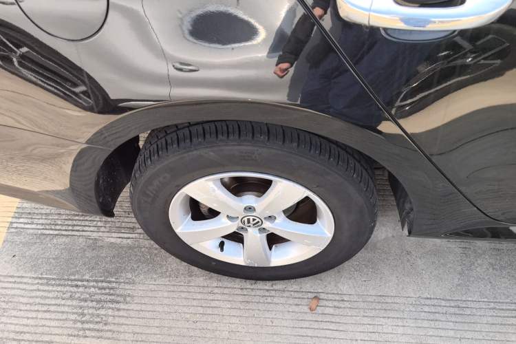 Used Volkswagen Lavida 2013 Revised Classic 1.6L Automatic Fashion Edition
