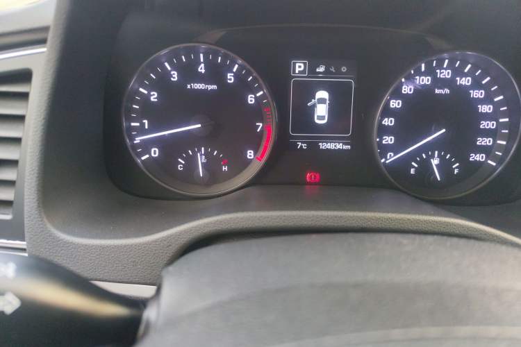 Used Hyundai Elantra (6th Generation / Lingdong) 2016 1.6L Automatic ZhiXuan – Elite Version Odometer Close Up