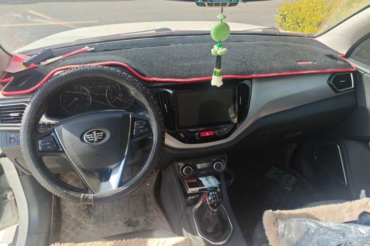 Used FAW Senya R7 2016 1.6L Manual Luxury Model
