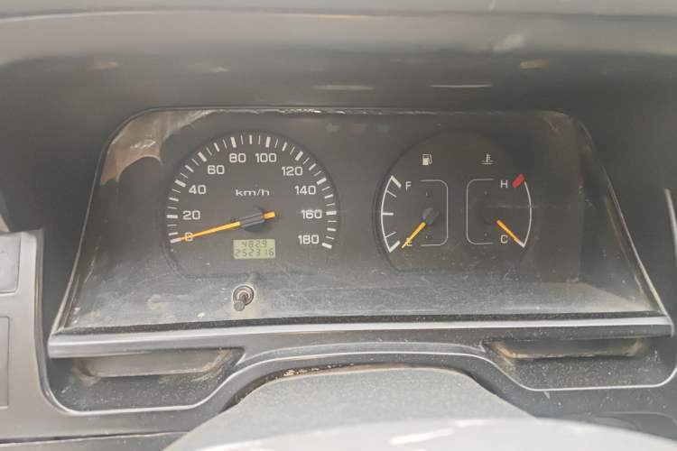 Used Jinbei Hiace 2011 2.0L Sixth-Generation Classic Standard 4G20D4B