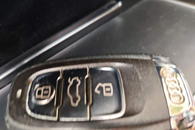 Used Audi A4L 2012 2.0 TFSI automatic standard version