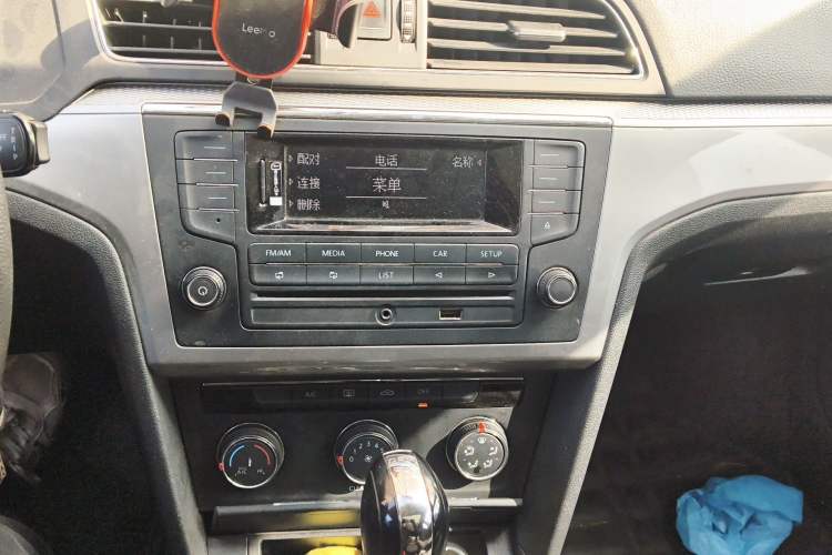 Used Volkswagen Lamando 2015 230TSI DSG Fashion Edition Audio And AC Panel