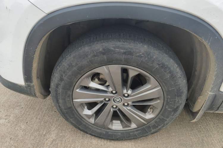 Used CHANGAN CS75 2021 Honor Million Edition 280T DCT Luxury Model Left Front Wheel Hub