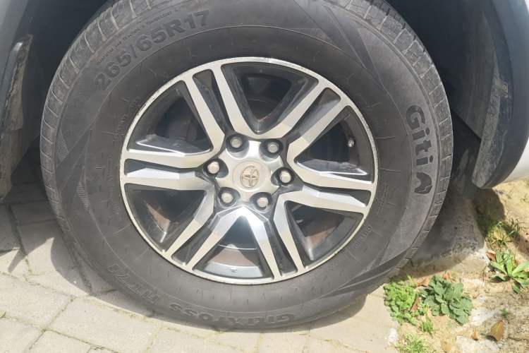 Used Toyota Fortuner 2016 2.7L Middle East Version Right Front Wheel Hub