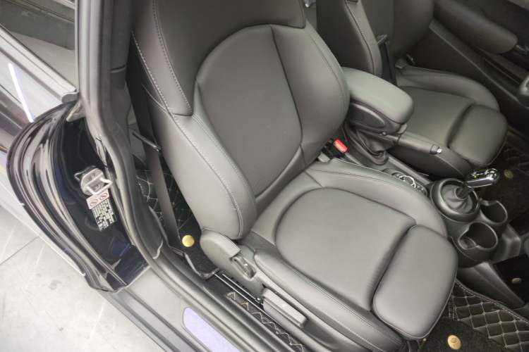 Used MINI 2023 1.5T COOPER Midnight Escape Special Edition
