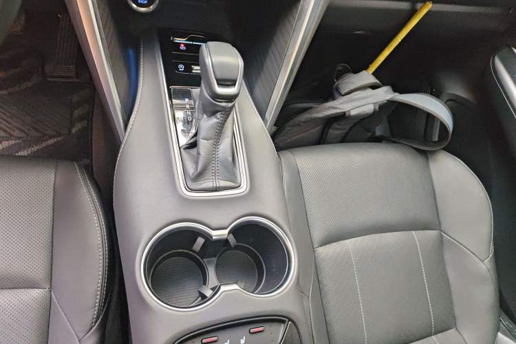 Used Toyota Harrier 2022 2.0L CVT Two-Wheel Drive Deluxe Edition