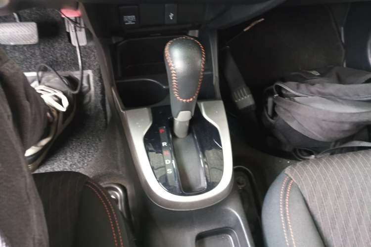 Used Honda Fit 2018 1.5L CVT Trendy Run+ Edition Gear Lever