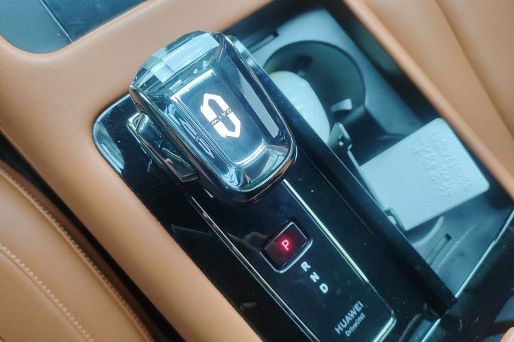 Used Hima AITO M7 2024 1.5T Intelligent Drive Rear-Drive Ultra Version 5 Seats
