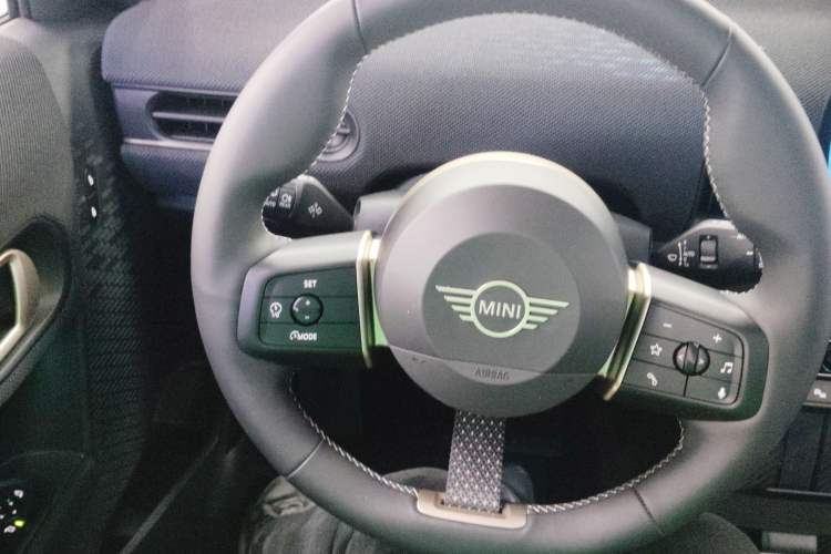 Used MINI MINI 2025 1.5T COOPER Classic Edition Five-Door Version