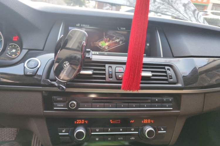 Used BMW 5 Series 2014 525Li Luxury Design Package
