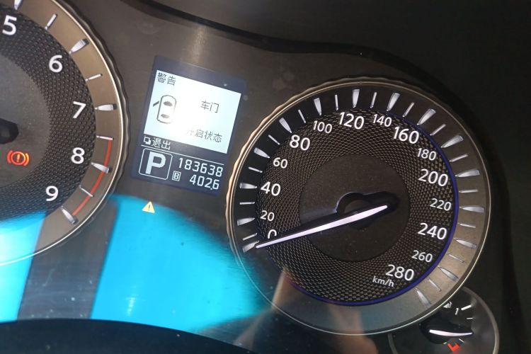 Used Infiniti M Series 2012 M25L Comfort Edition Odometer Close Up