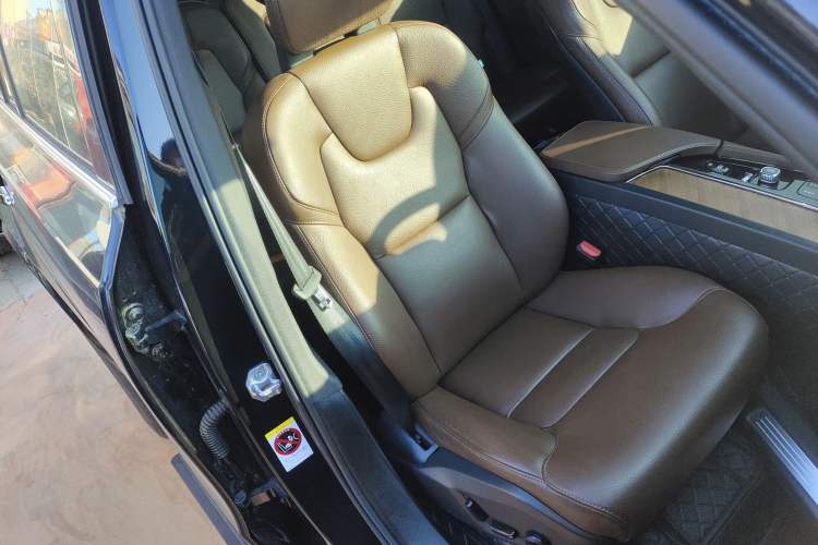 Used Volvo XC90 2021 B6 Zhiyi Luxury Edition 7-Seater