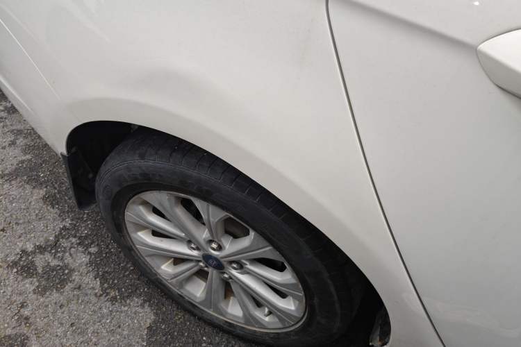 Used Ford Escort 2015 1.5L Automatic Fashion Model