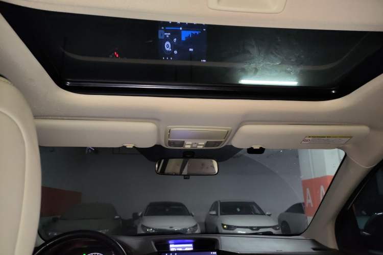 Used Honda CR-V 2013 2.4L two-wheel drive luxury version Headliner