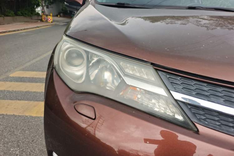 Used Toyota RAV4 2013 2.5L Automatic 4x4 Elite Edition Right Front Headlight