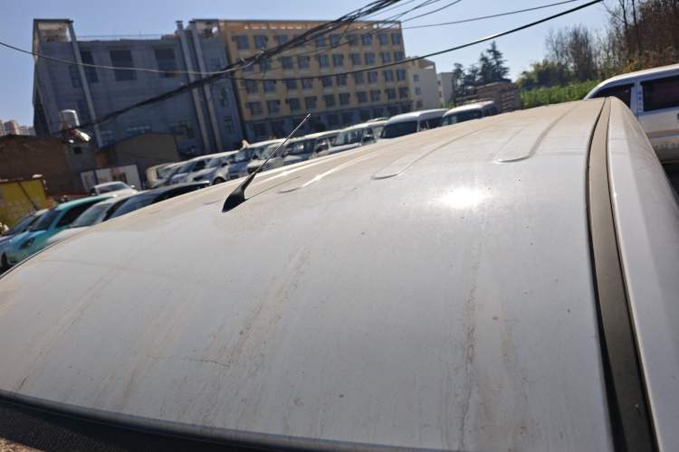 Used Wuling Yangguang 2024 300KM Comfort Version Passenger Van 75kW Roof