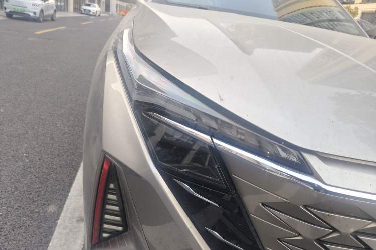 Used CHANGAN OSHAN Z6 2022 Blue Whale 1.5T DCT Smart Navigation Model
