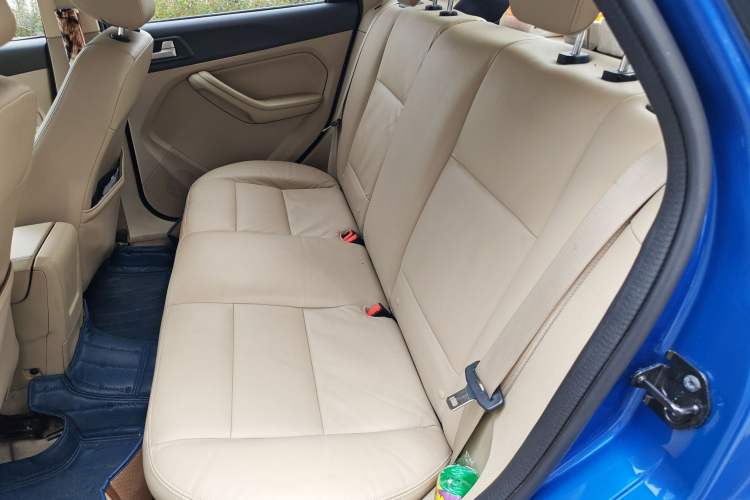 Used Ford Focus 2013 Hatchback Classic 1.8L Automatic Fashion Edition
