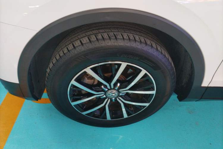 Used Volkswagen Tiguan L 2017 330TSI Automatic Two-Wheel Drive Luxury Edition Left Front Wheel Hub