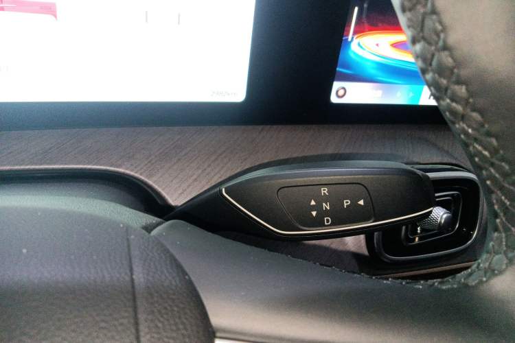 Used Chery Tiggo 9 C-DM 2025 1.5T 106KM Ultra-Comfort Edition 5 Seats Lithium-NMC Gear Lever